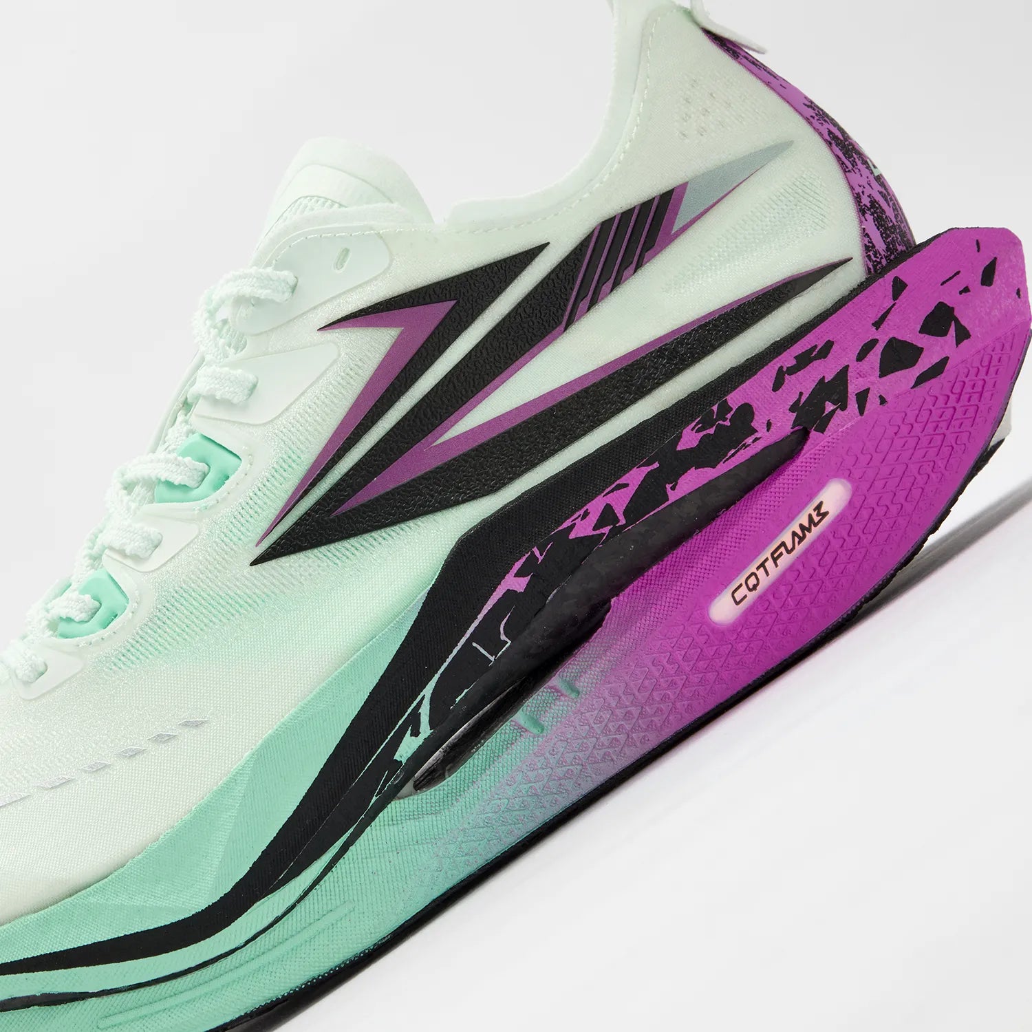 M Flame 5 - Bubblegum/Mint