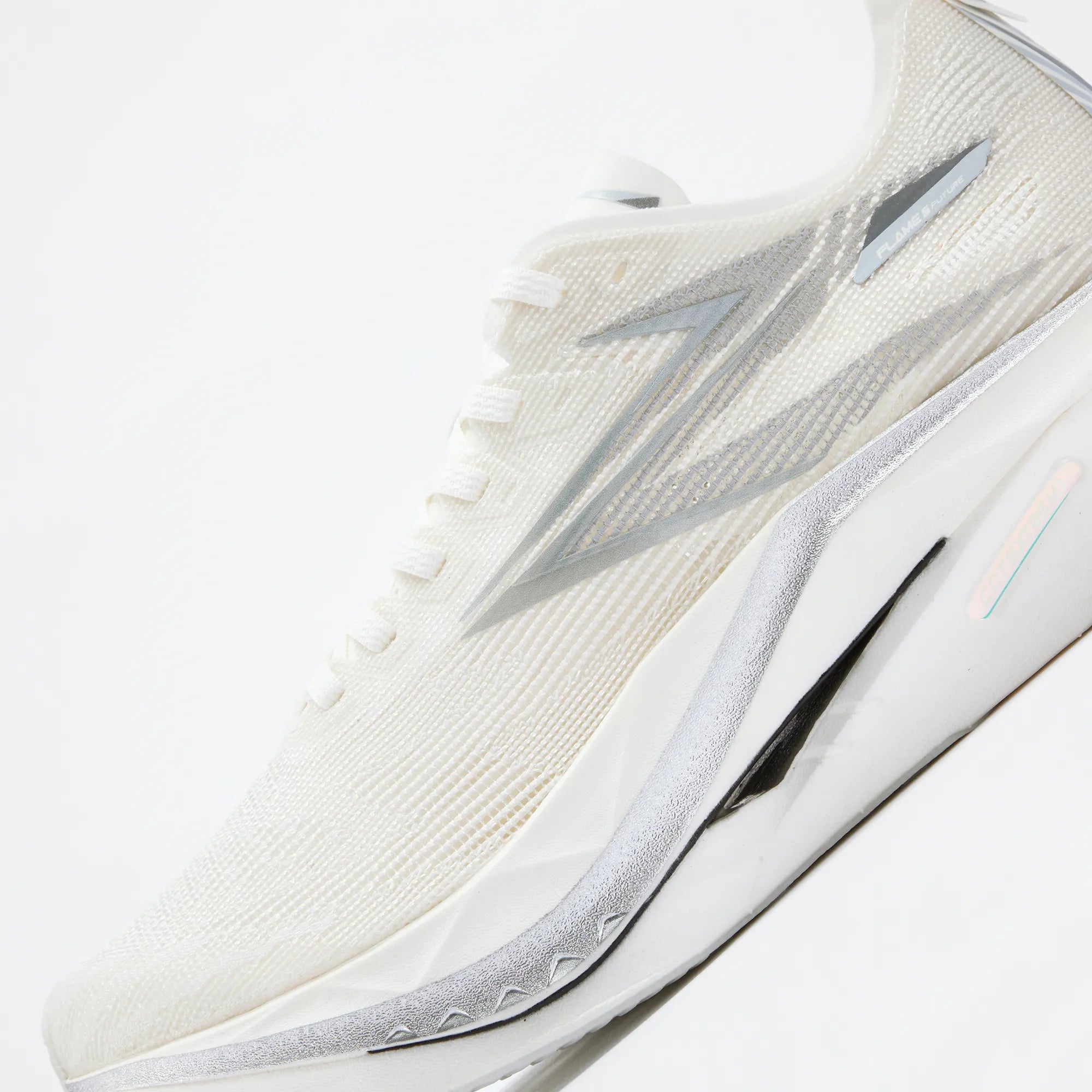 Flame 5 Future - White/Grey